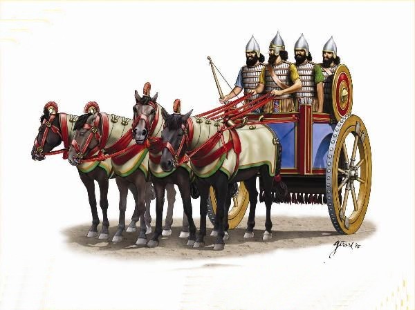 Char de guerre égyptien, un aurige à casque à cimier bleu